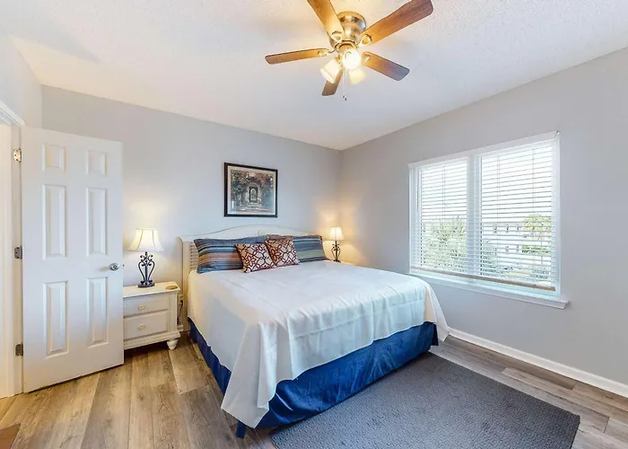 Gulf Front Corner W A Private Balcony A Shared Beachside Pool * Gulf Shores