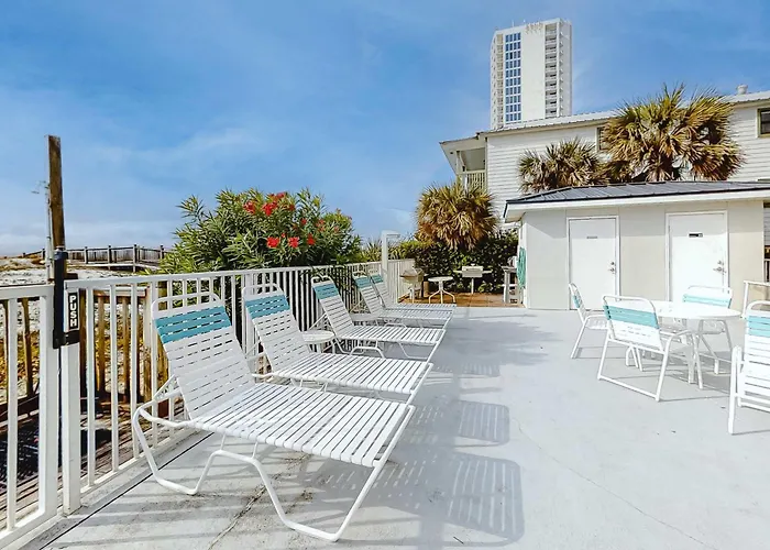 Holiday home Gulf Front Corner W A Private Balcony A Shared Beachside Pool *