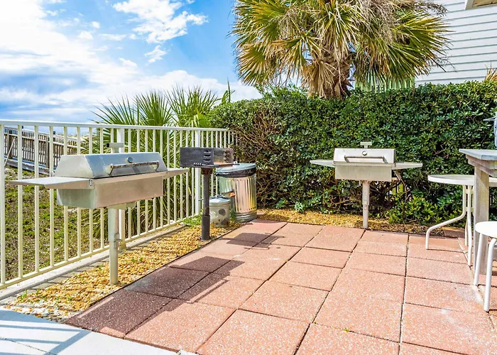 Gulf Front Corner W A Private Balcony A Shared Beachside Pool Holiday home